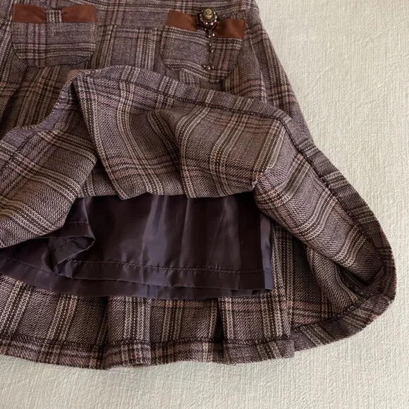 Italian vintage pleated plaid wool midi skirt with Victorian brooch M - Picture 3 of 8